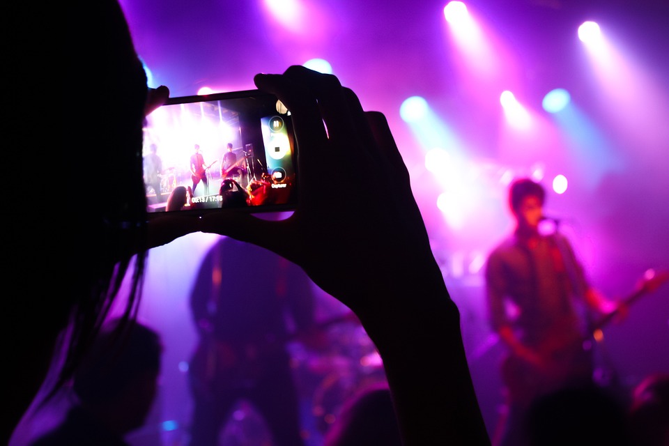 The Rise of Virtual Concerts: How Technology is Changing the Music Industry